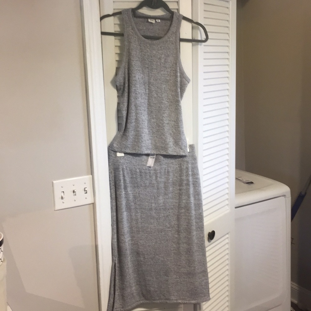 Gap two piece coord set with tank top & skirt! 💖